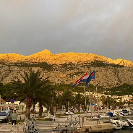 Luxury Narona Sea&city View 公寓 *