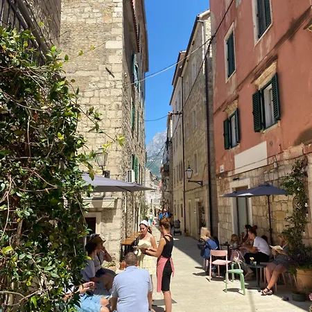 Luxury Narona Sea&city View 公寓 *